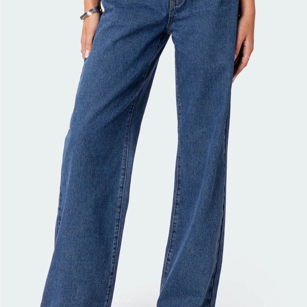 Edikted Raelynn Washed Low Rise Jeans - Blue Washed - Picture 3 of 7